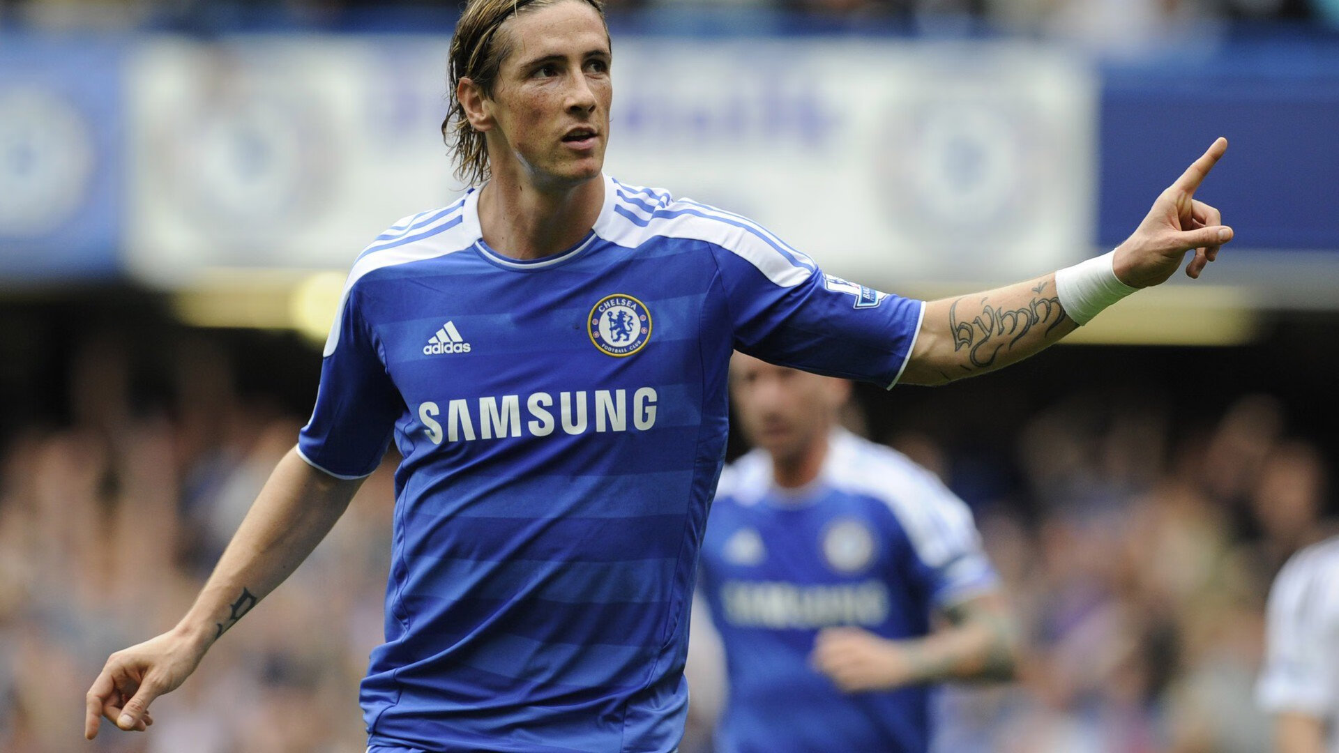 纳达尔鏖战五盘险胜德约科维奇 第15次挺进法网四强