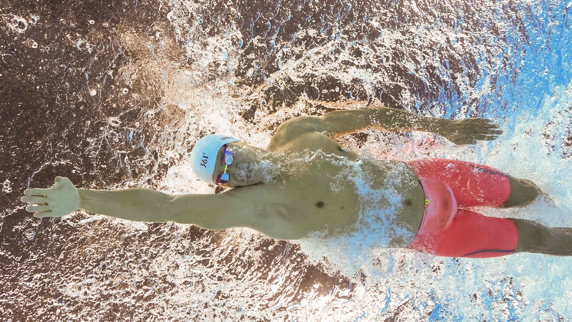 滑板运动风靡全球，年轻选手闪耀国际赛场