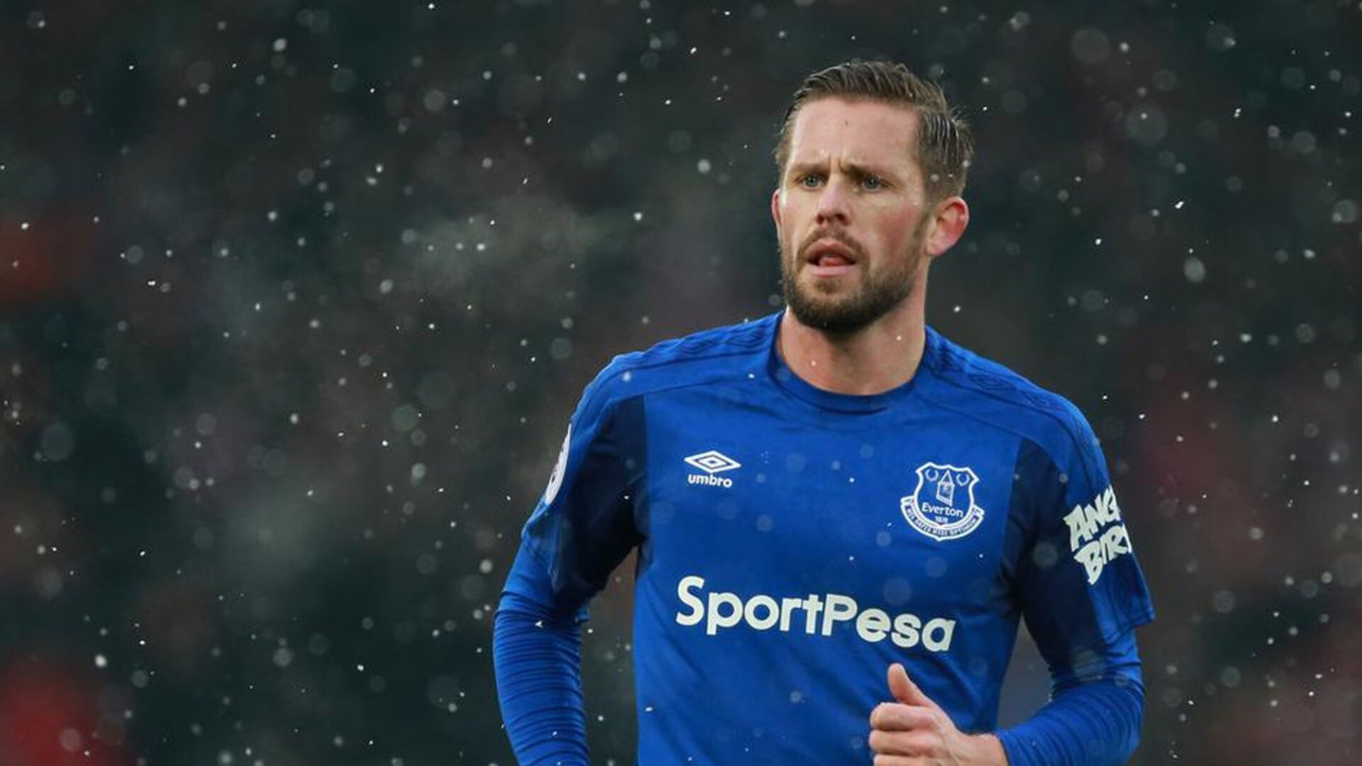 双加时鏖战!湖人险胜勇士,詹姆斯关键三分锁定胜局