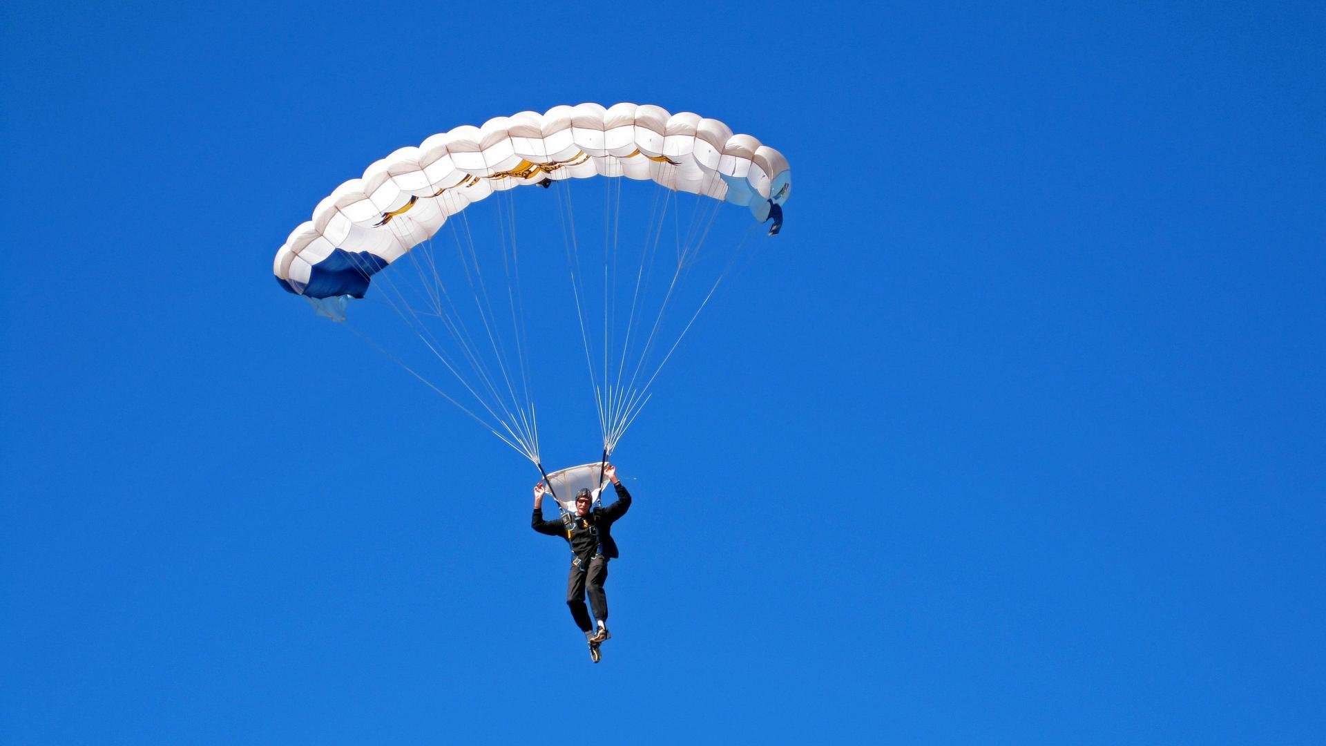 费德勒退役一周年回顾,传奇谢幕,网球世界永恒的记忆