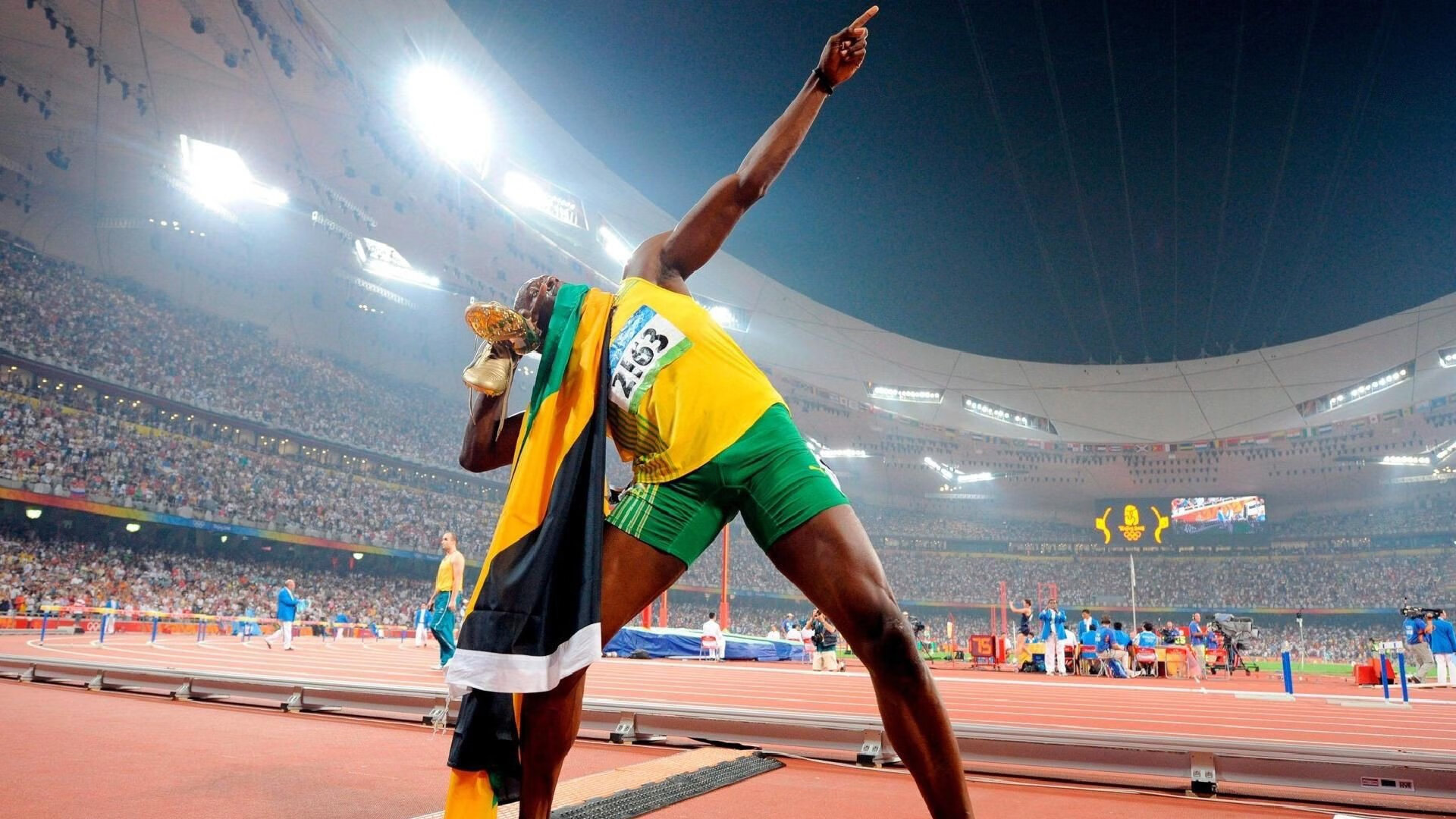 温网巅峰对决,阿尔卡拉斯逆转卫冕冠军,新生代闪耀全英俱乐部